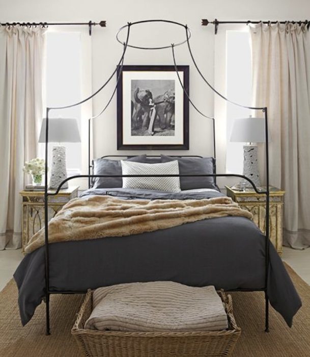 غرفة نوم رائعة مكونة من سرير مصنوع من الحديد