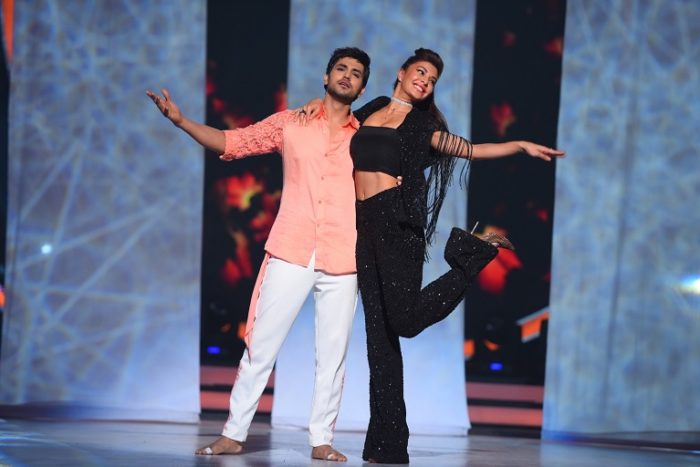 صورة للنجم شاكتي اروار وهو يرقص