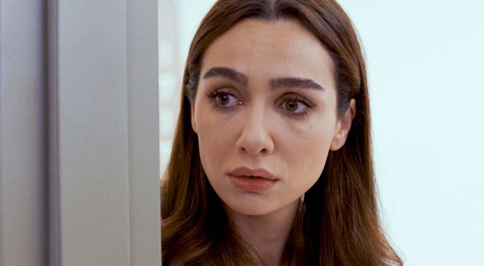 صورة قريبة للجميلة بيرجي