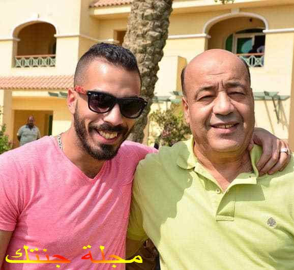 خالد مع والده الفنان حجاج عبد العظيم